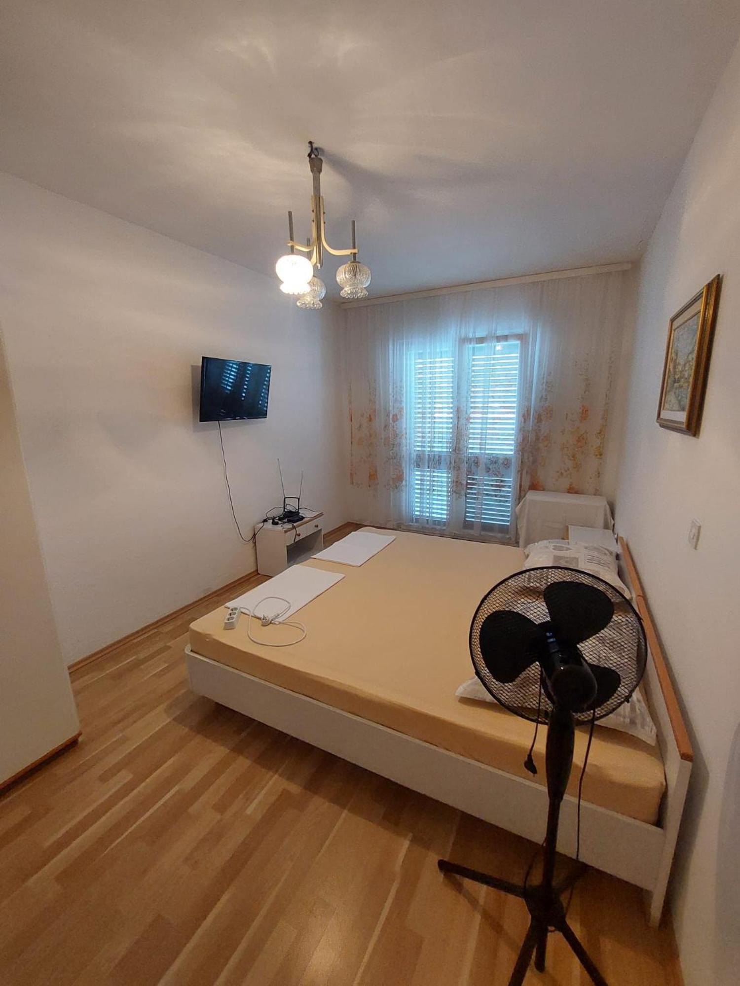 Apartmani Vuksanovic 파그 외부 사진