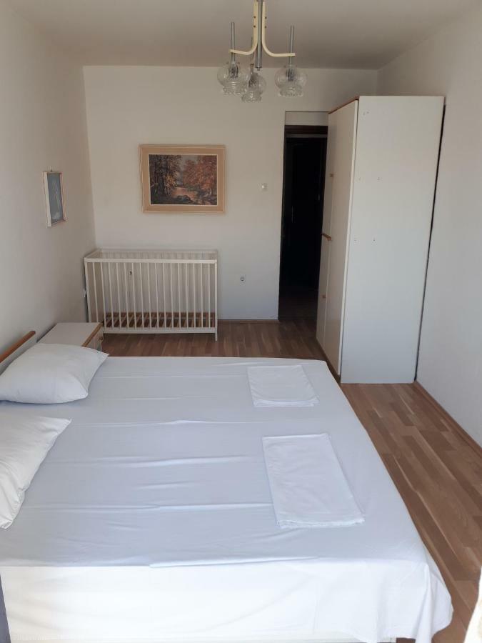 Apartmani Vuksanovic 파그 외부 사진