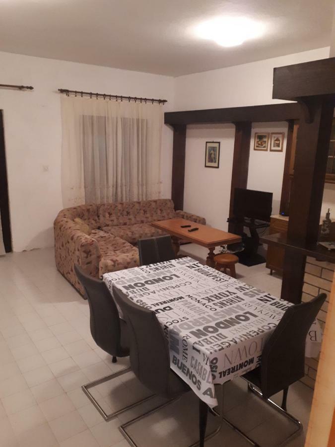 Apartmani Vuksanovic 파그 외부 사진