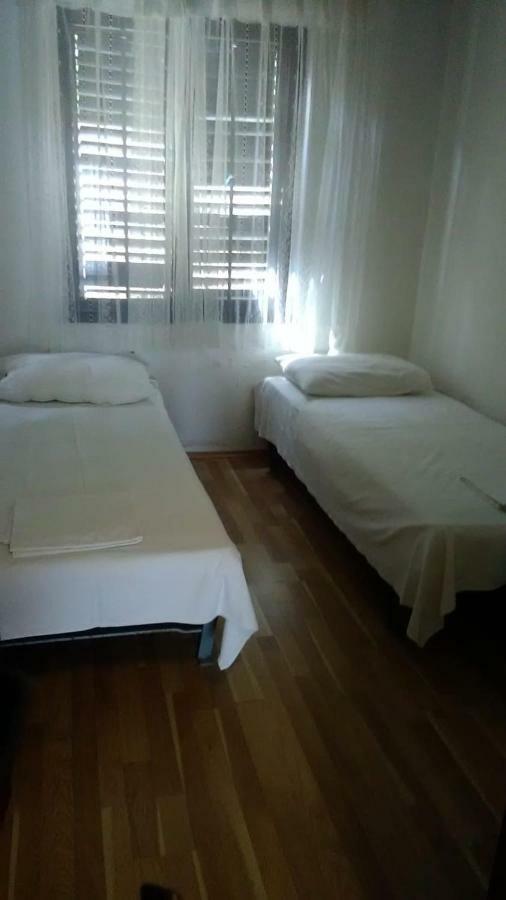 Apartmani Vuksanovic 파그 외부 사진
